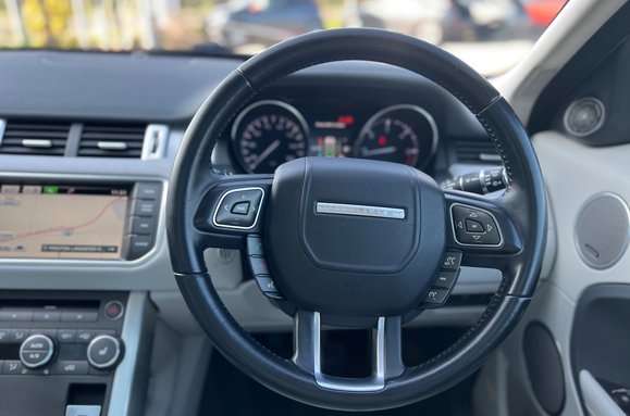 Land Rover Range Rover Evoque 2.2 SD4 PURE TECH PANORAMIC ROOF 32