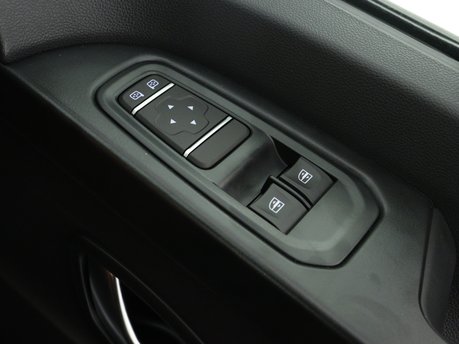 Renault Trafic SL30 E-Tech Advance RC Panel Van 28