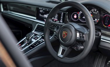 Porsche Panamera Turbo S E-Hybrid Sport Turismo 11