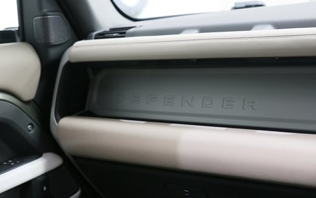 Land Rover Defender D300 X-dynamic HSE - Air Suspension and Electric Tow Bar 25