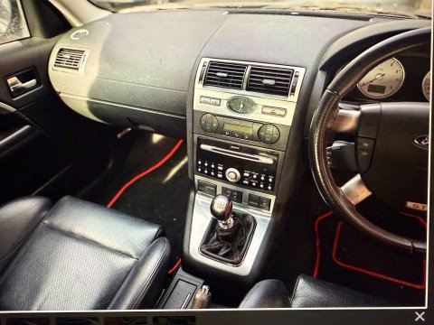Ford Mondeo 3.0 Mondeo ST220 5dr 9
