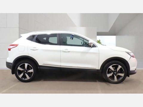 Nissan Qashqai 1.2 DIG-T n-tec+ 2WD Euro 5 (s/s) 5dr 3