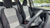 Toyota Yaris 1.5 VVT-h Icon Tech Hatchback 5dr Petrol Hybrid E-CVT Euro 6 (s/s) (100 ps) 17