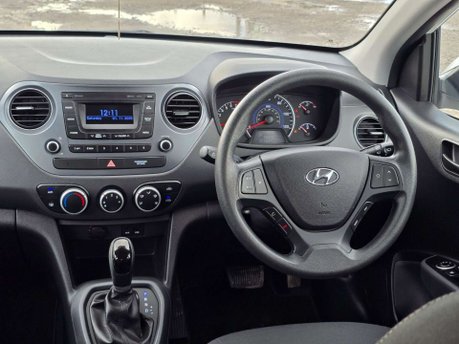 Hyundai i10 1.2 SE Hatchback 5dr Petrol Auto Euro 6 (87 ps) 28
