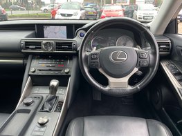 Lexus Is 2.5 IS 300h Advance CVT 4dr 17
