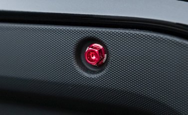 Land Rover Defender 110 V8 P525 URBAN XRS 31