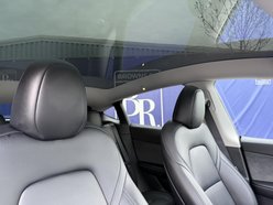 Tesla Model Y (Dual Motor) Long Range SUV 5dr Electric Auto 4WDE (384 bhp) 46