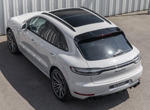 Porsche Macan GTS 9