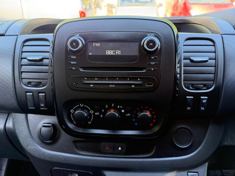 Vauxhall Vivaro 1.6 CDTi 2700 BiTurbo ecoFLEX Sportive L1 H1 Euro 5 (s/s) 5dr 33