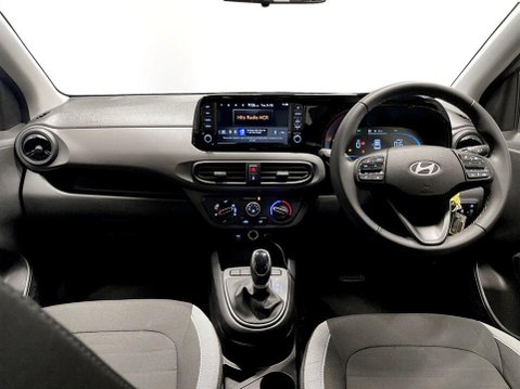 Hyundai i10 1.2 Advance Hatchback 5dr Petrol Auto Euro 6 (s/s) (79 ps) Air Con - Blueto 19
