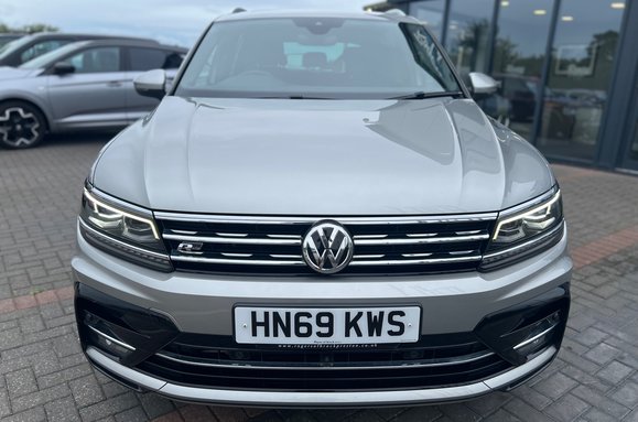 Volkswagen Tiguan R-LINE TECH 2.0 TDI 4MOTION DSG AUTO 6