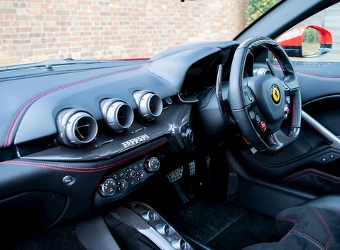 Ferrari F12 Berlinetta 16