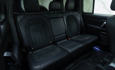 Land Rover Defender 110 V8 P525 17