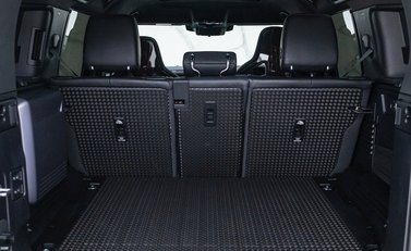 Land Rover Defender 110 V8 P525 URBAN XRS 55