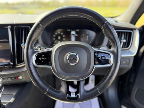Volvo XC60 2.0 D4 R-Design Pro Auto AWD Euro 6 (s/s) 5dr 59
