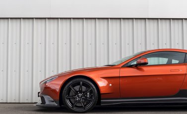 Aston Martin Vantage GT8 30