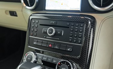 Mercedes-Benz SLS AMG 28