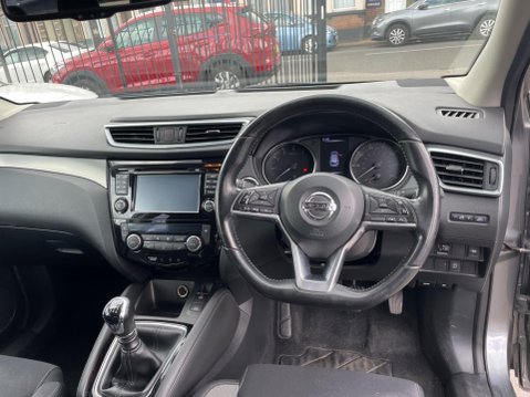 Nissan Qashqai 1.2 DIG-T N-Connecta Euro 6 (s/s) 5dr 10