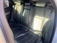 Land Rover Range Rover Velar 3.0 Range Rover Velar R-Dynamic HSE D300 Auto 4WD 5dr 33