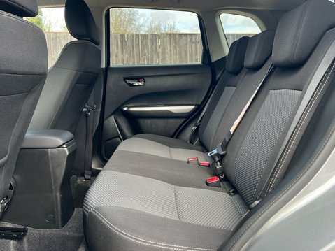 Suzuki Vitara SZ-T 9