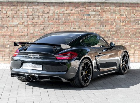 Porsche Cayman GT4 7