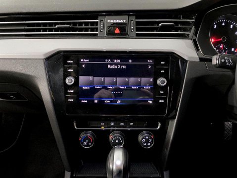 Volkswagen Passat 1.5 TSI EVO SE Nav Estate 5dr Petrol DSG Euro 6 (s/s) (150 ps) Air Con - Al 18