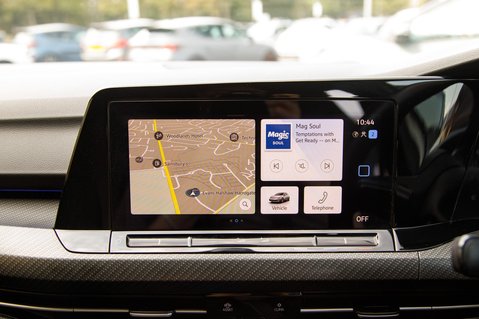Volkswagen Golf R-LINE ETSI DSG 18