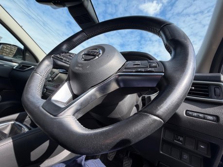 Nissan Qashqai DIG-T N-CONNECTA 17