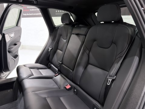 Volvo XC60 B5 ULTRA BLACK EDITION AWD 79