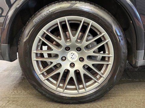 Porsche Cayenne 3.0 TD V6 Platinum Edition TiptronicS 4WD Euro 6 (s/s) 5dr 40