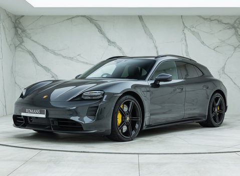 Porsche Taycan Turbo S Sport Turismo 1