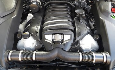 Porsche Cayenne GTS 16