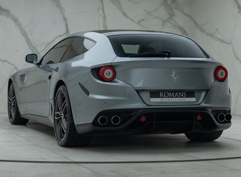 Ferrari FF 10