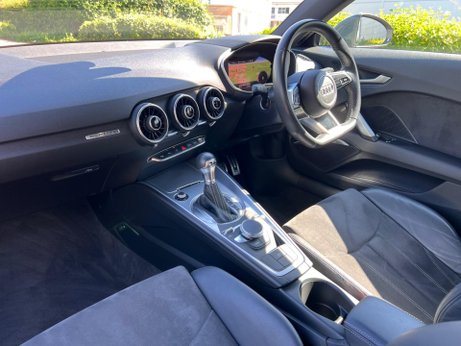 Audi TT 2.0 TFSI S line S Tronic quattro Euro 6 (s/s) 3dr 23