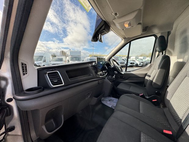 Ford Transit LWB L3H2 [SOLD CM] Medium Roof Limited 350 Air Con Sensors EURO 6 12