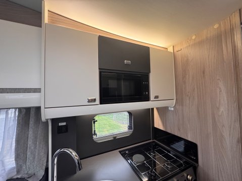 Swift Voyager 594 24