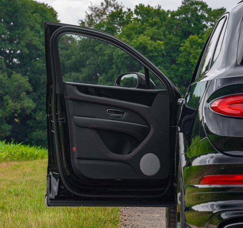 Bentley Bentayga V8 1