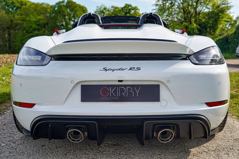 Porsche 718 SPYDER RS PDK 31