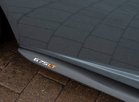 McLaren 675LT 29