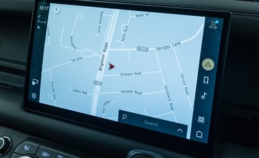 Land Rover Defender 110 V8 Bond Edition 25