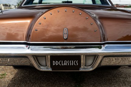 Lincoln Continental Mk III 15