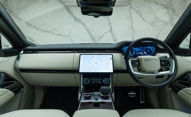 Land Rover Range Rover P400 AUTOBIOGRAPHY LWB 7 Seater 22