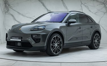 Porsche Macan 4 Electric 1