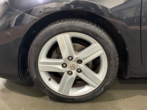 Toyota Auris 1.6 V-Matic Excel Euro 5 5dr 38