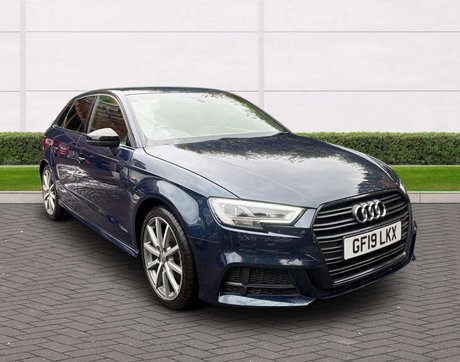 Audi A3 1.5 A3 Sportback 35 TFSI Black Edition Semi-Auto 5dr 44