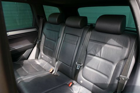 Volkswagen Touareg 3.0 Touareg V6 R-Line TDI BlueMotion Technology Auto 4WD 5dr 21