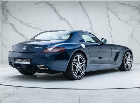 Mercedes-Benz SLS AMG 3