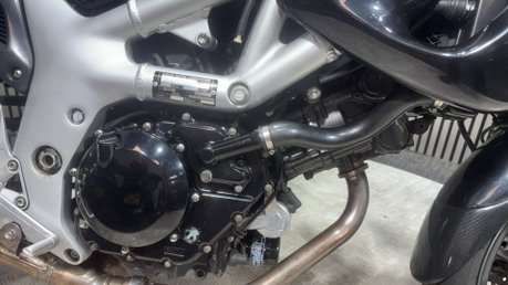 Suzuki SV650 2000 25K 1 OWNER PROJECT BIKE SPARES OR REPAIR 650CC A2 13