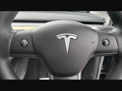 Tesla Model Y LONG RANGE AWD 26