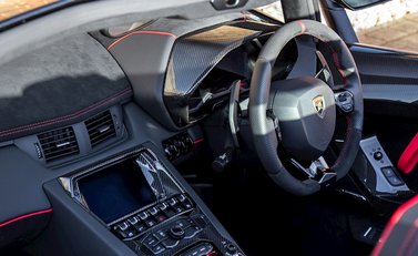 Lamborghini Aventador SV LP 750-4 Roadster 17